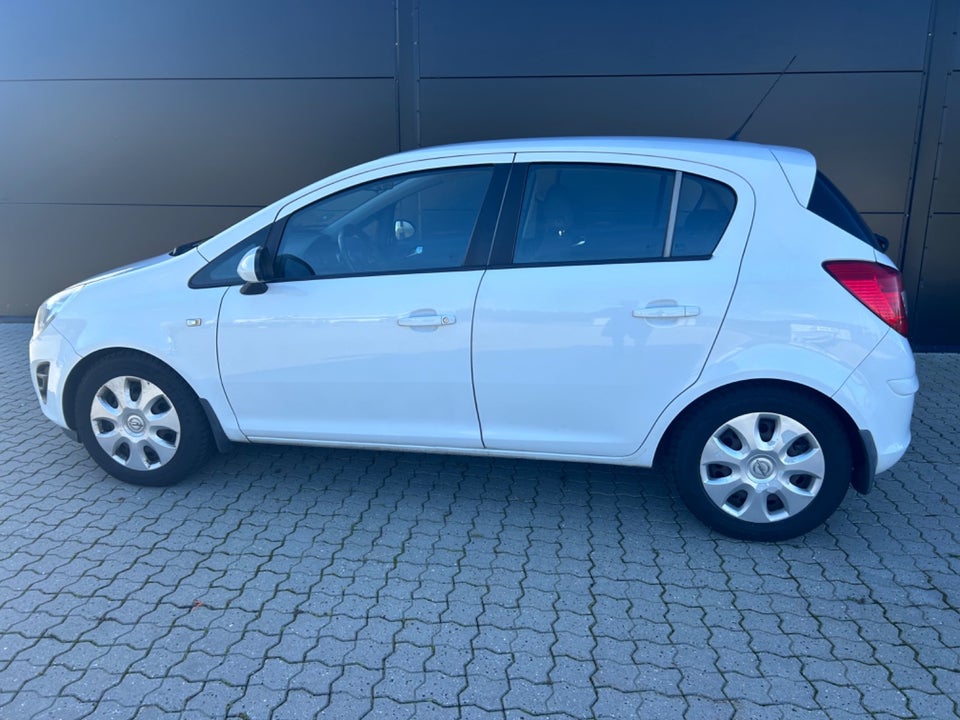 Opel Corsa 1,2 16V Enjoy 5d