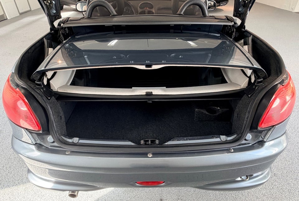 Peugeot 206 1,6 16V CC 2d