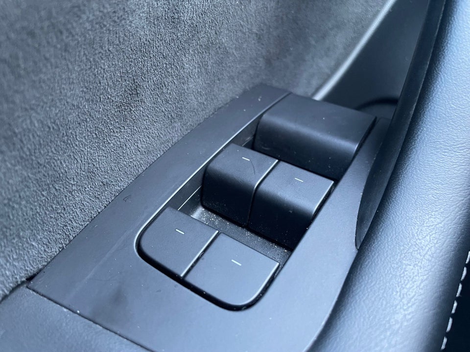 Tesla Model 3 Standard Range+ RWD 4d