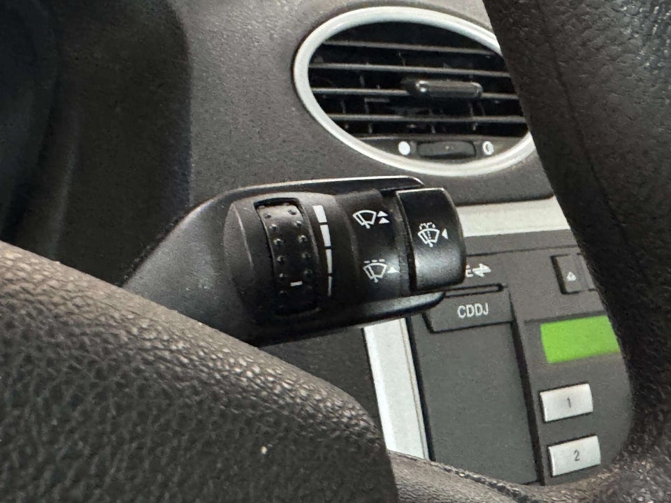 Ford Focus 1,6 Ti-VCT Ghia 4d