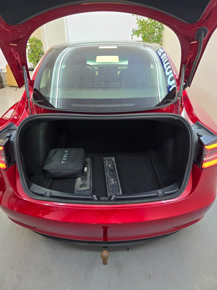 Tesla Model 3 Standard Range+ RWD 4d