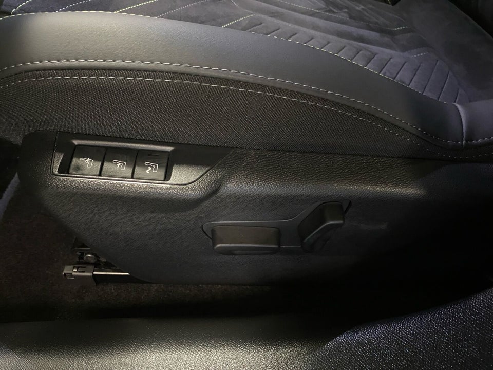 Peugeot e-208 54 GT 5d