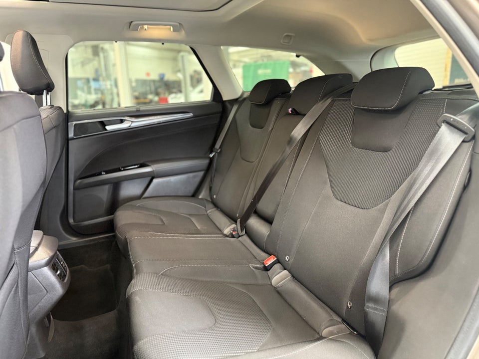 Ford Mondeo 2,0 HEV Titanium stc. CVT 5d