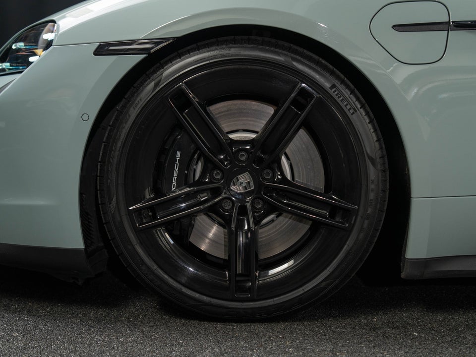 Porsche Taycan Turbo Performance+  4d