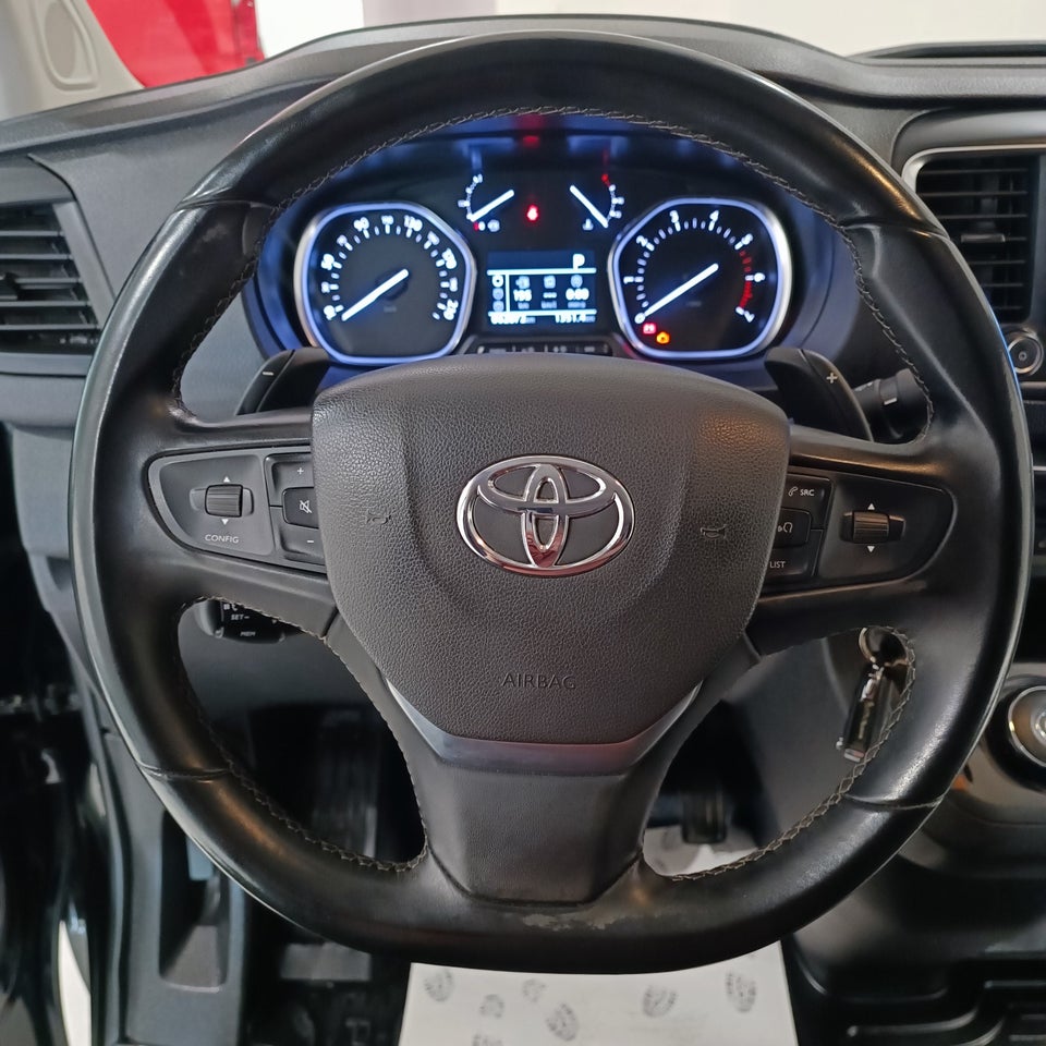 Toyota ProAce 2,0 D 177 Medium Comfort Master aut. 6d