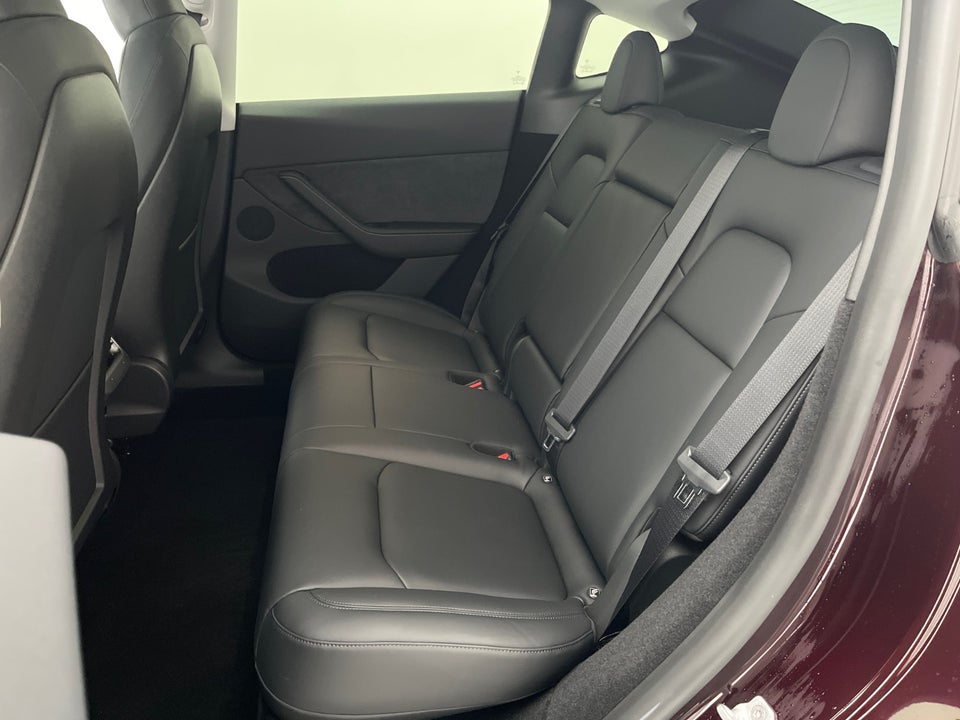 Tesla Model Y Long Range AWD 5d