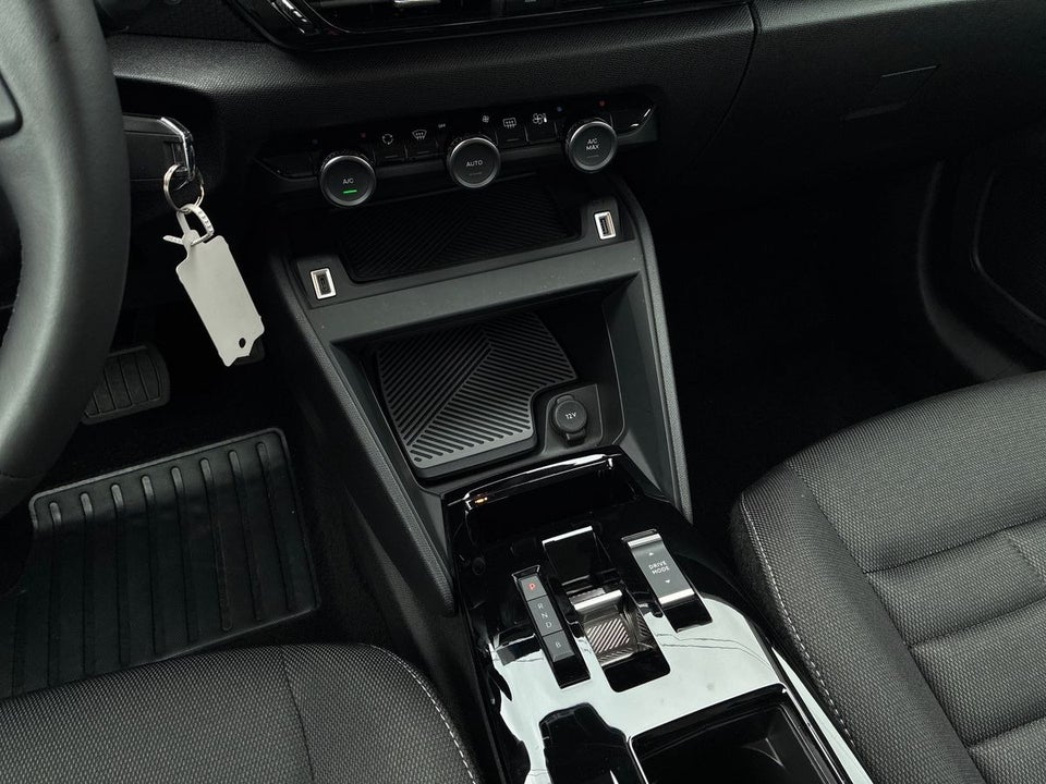Citroën ë-C4 X 50 Plus 4d