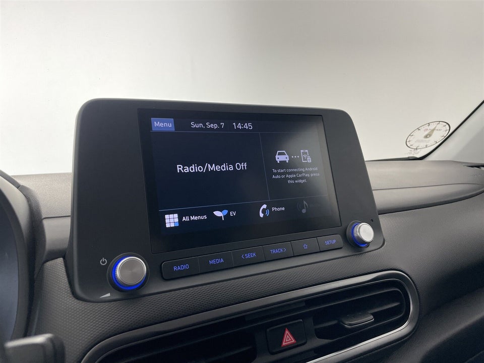 Hyundai Kona 64 EV Essential 5d