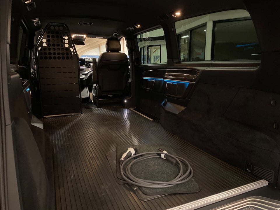 Mercedes EQV300 Avantgarde XL Van