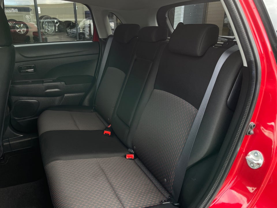 Mitsubishi ASX 1,6 Invite 5d