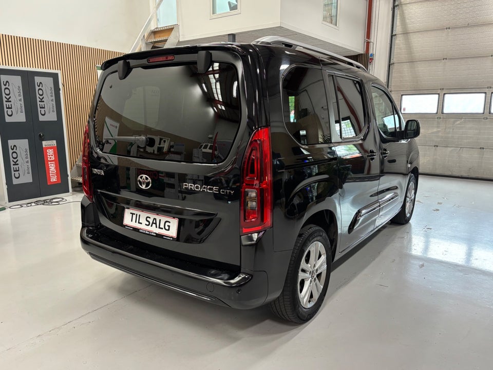Toyota ProAce City Verso 1,2 T 110 Medium Family 5d
