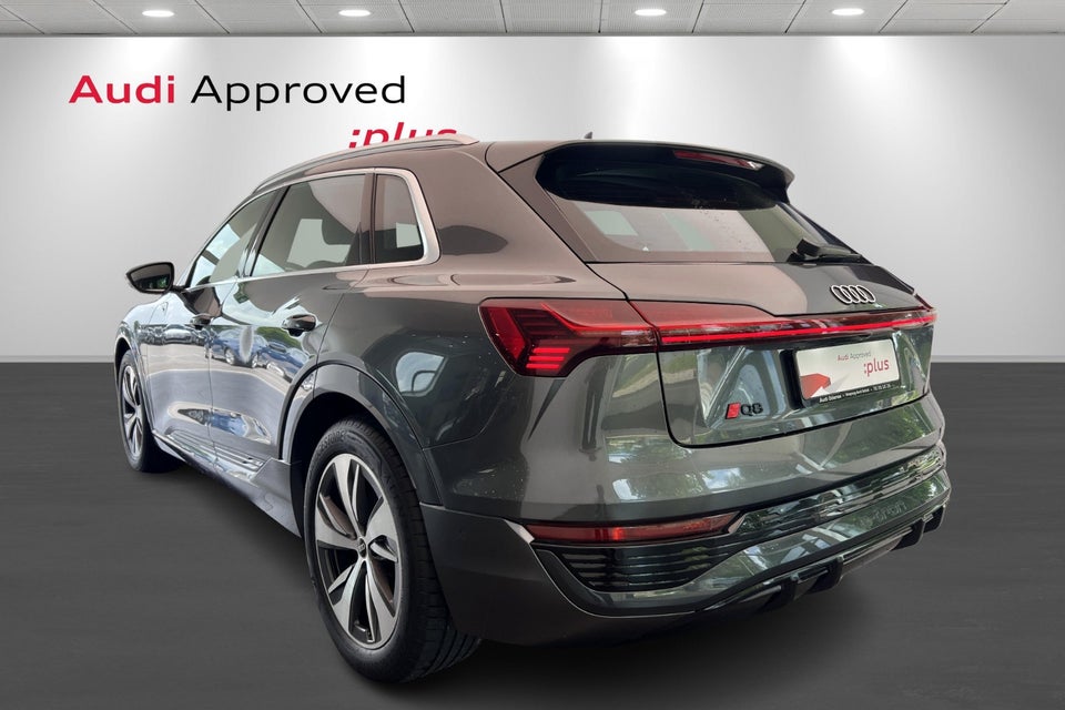 Audi Q8 e-tron 55 S-line quattro 5d