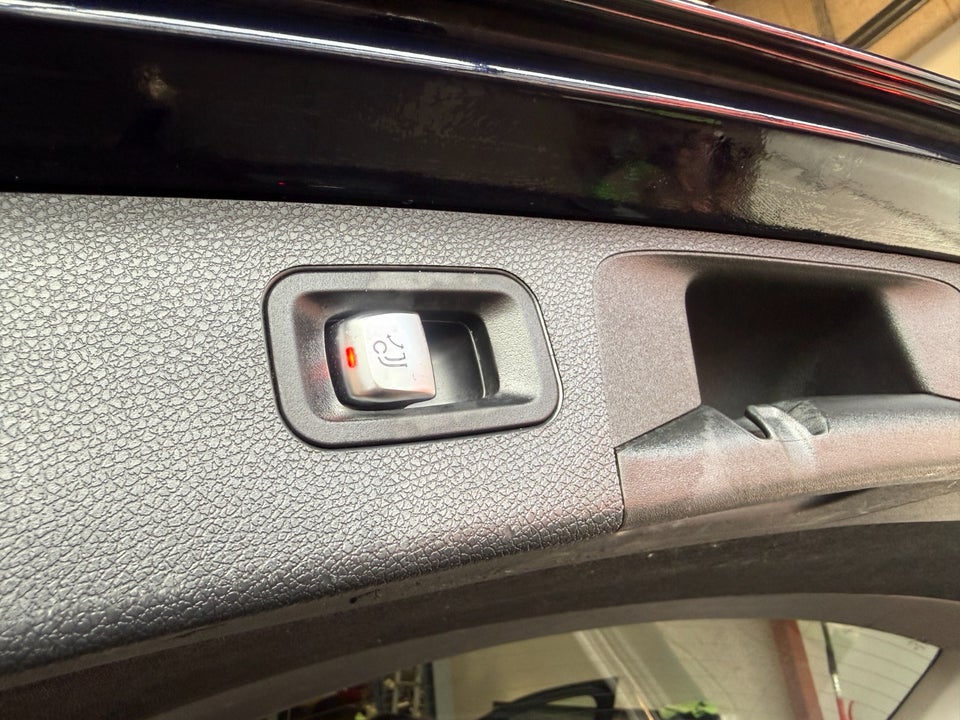 Mercedes E300 de 2,0 AMG Line stc. aut. 5d