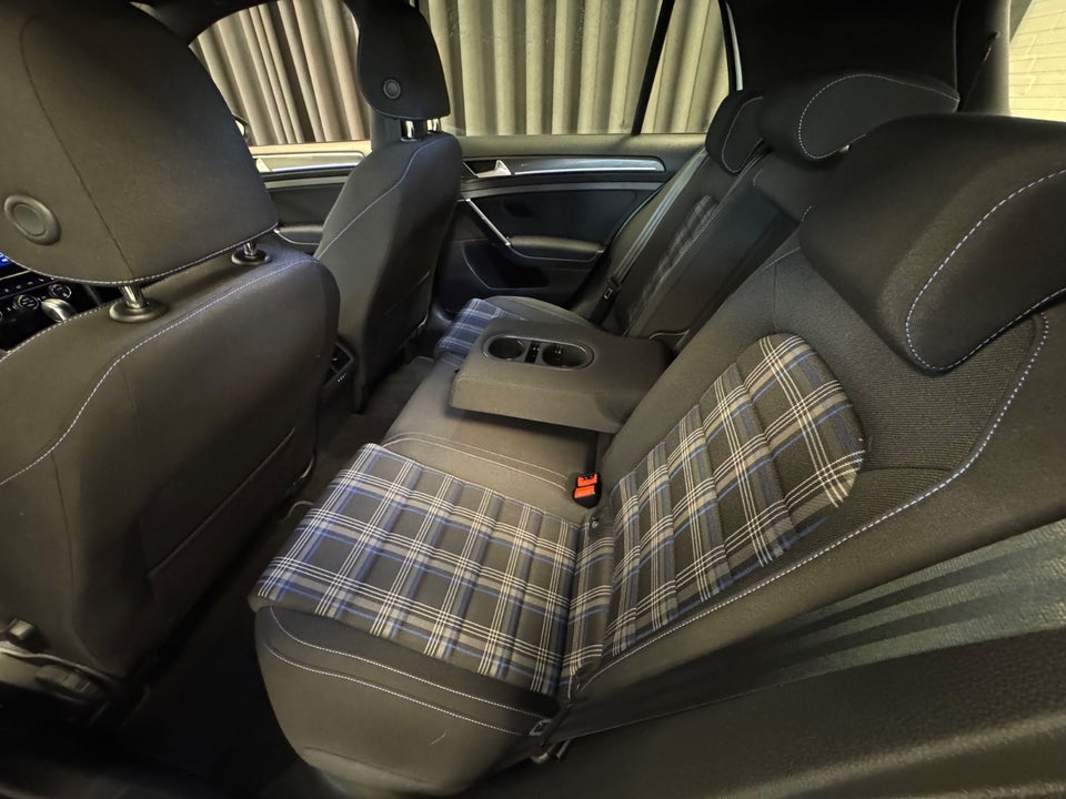 VW Golf VII 1,4 GTE DSG 5d