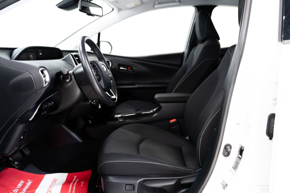 Toyota Prius 1,8 Plug-in Hybrid H4 MDS 5d