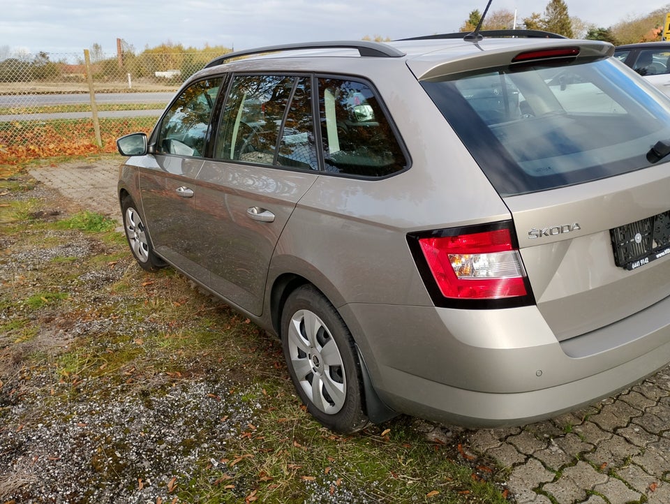 Skoda Fabia 1,0 TSi 110 Ambition Combi DSG 5d