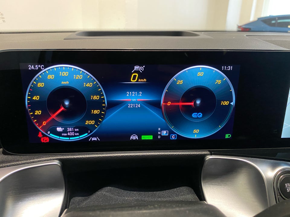 Mercedes EQB300 AMG Line 4Matic 5d