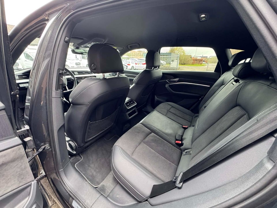 Audi e-tron 55 S-line quattro 5d