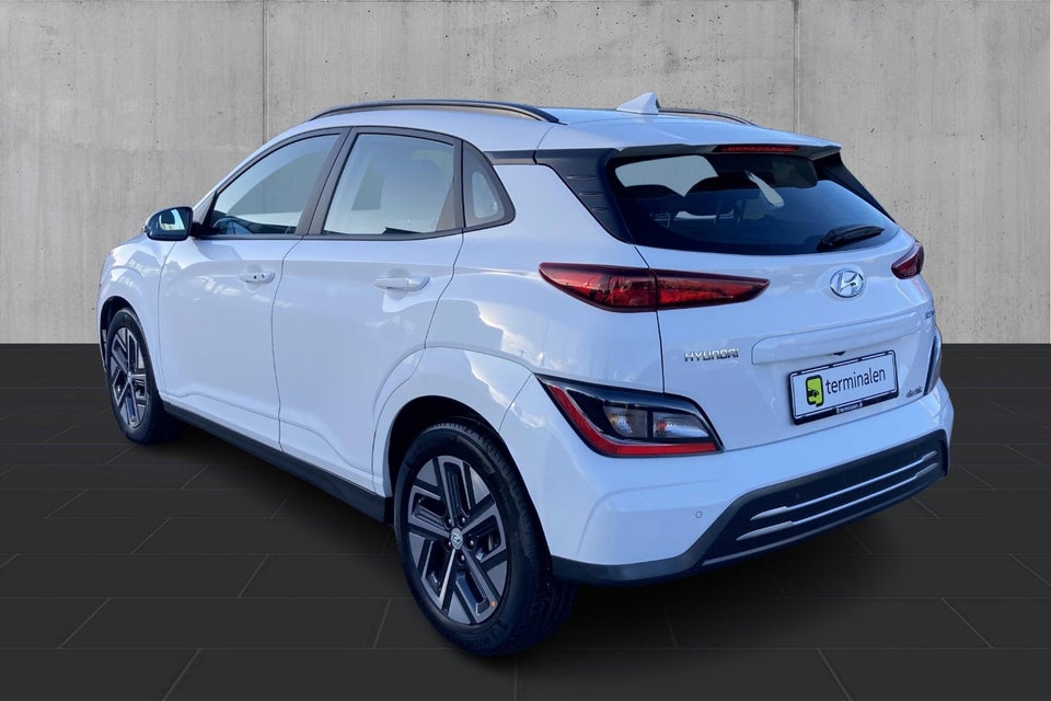 Hyundai Kona 64 EV Essential 5d