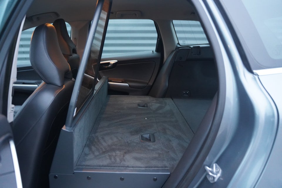 Volvo XC60 2,0 T5 245 Summum aut. Van 5d