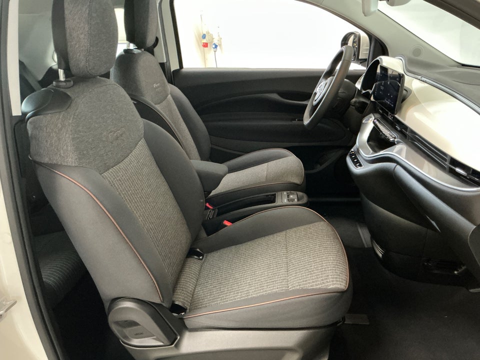 Fiat 500e 42 Icon Sky 3+1 4d