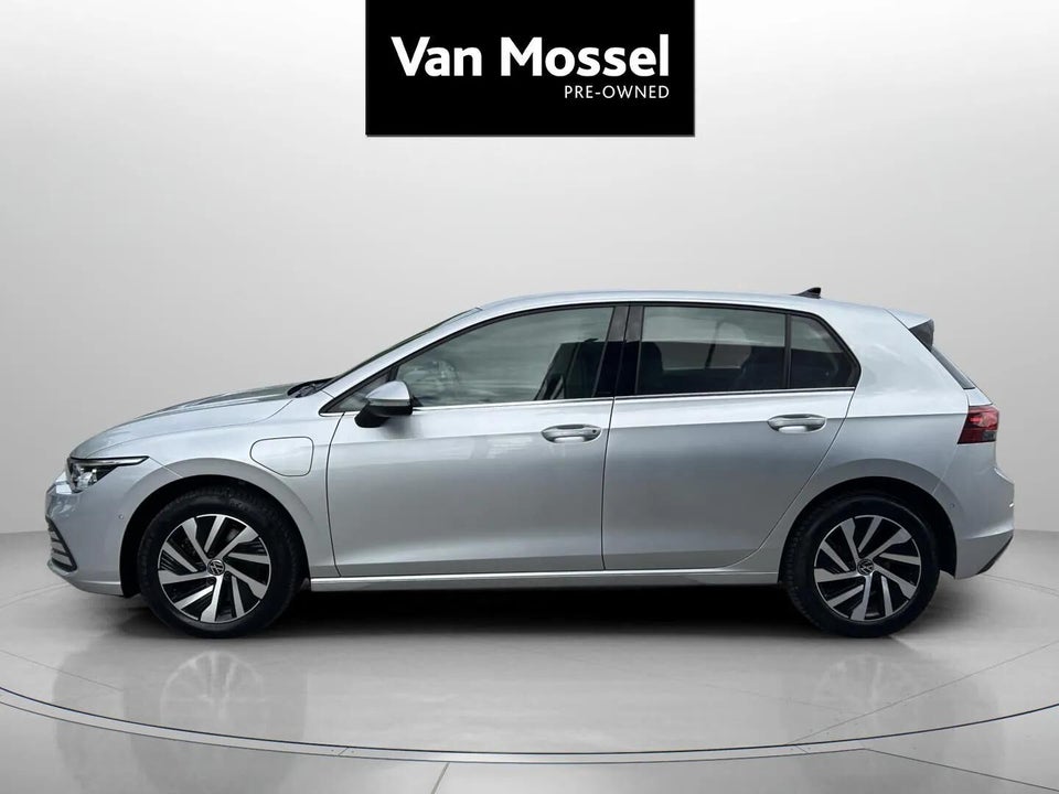VW Golf VIII 1,4 eHybrid DSG 5d
