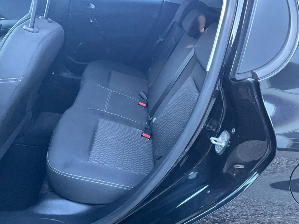 Peugeot 208 1,2 VTi 82 Active 5d