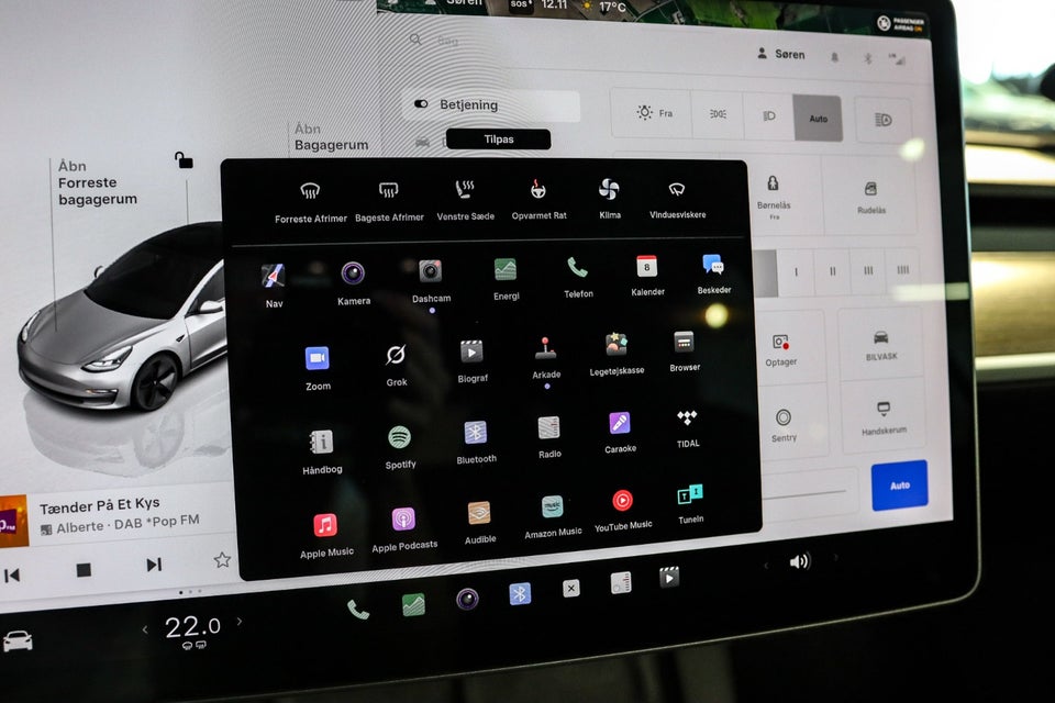 Tesla Model 3 Long Range AWD 4d