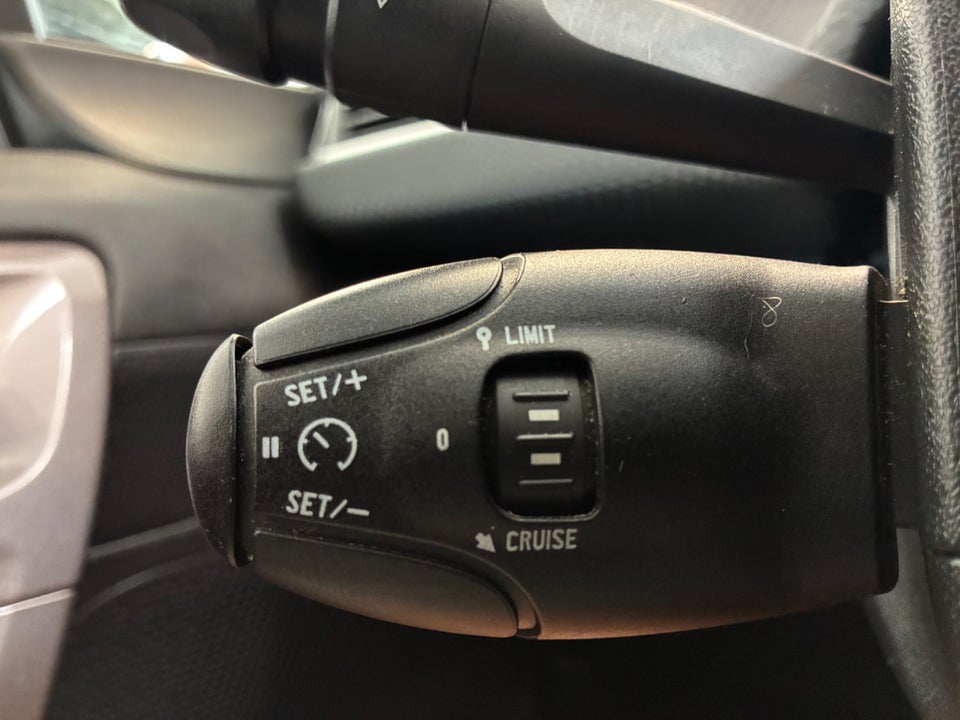 Peugeot 2008 1,2 e-THP 110 Style 5d