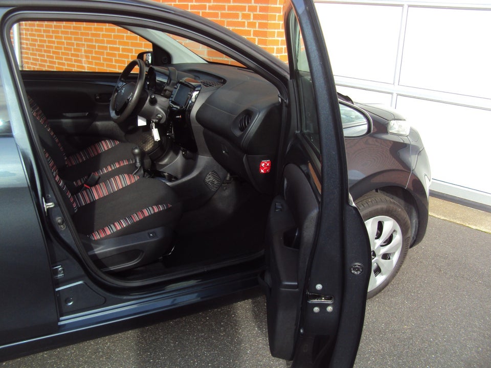 Citroën C1 1,0 VTi Shine 5d