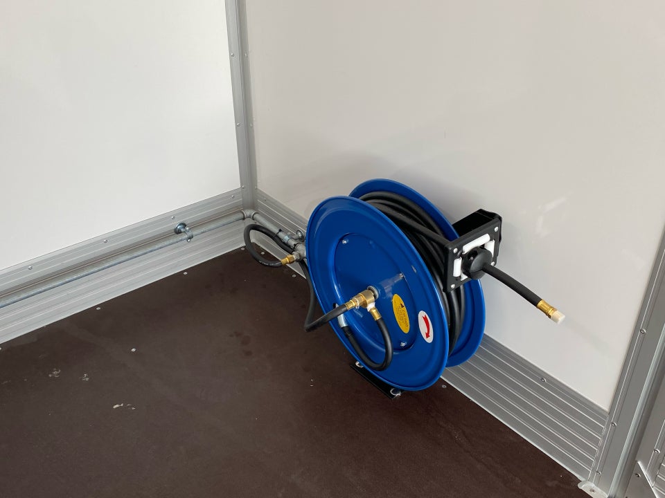 Iveco Daily 3,0 35S18 4100mm Box m/lift AG8