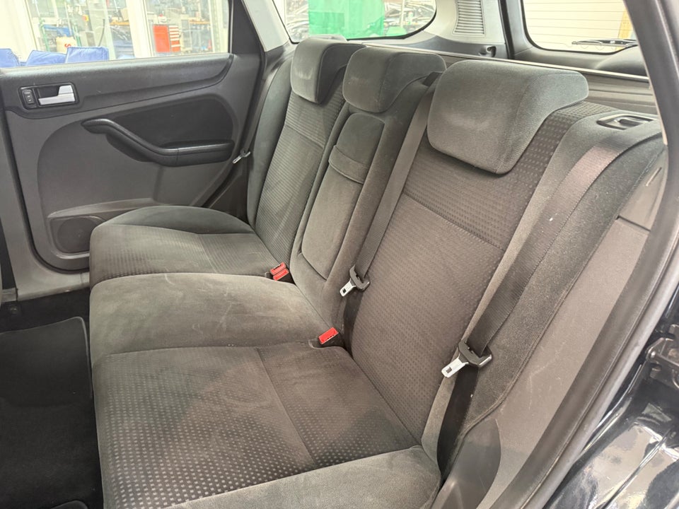 Ford Focus 1,6 Titanium 5d