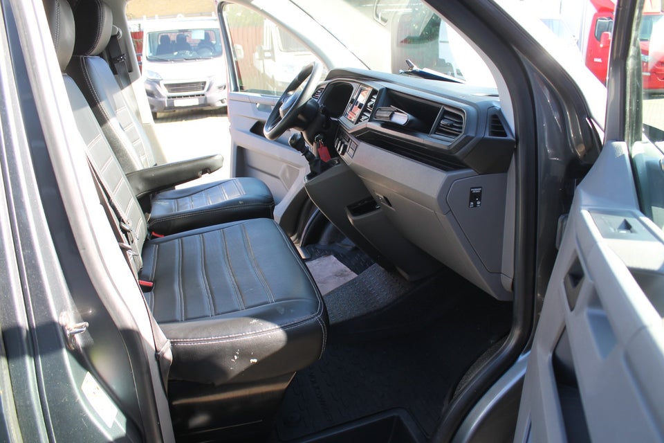 VW Transporter 2,0 TDi 110 Kassevogn lang