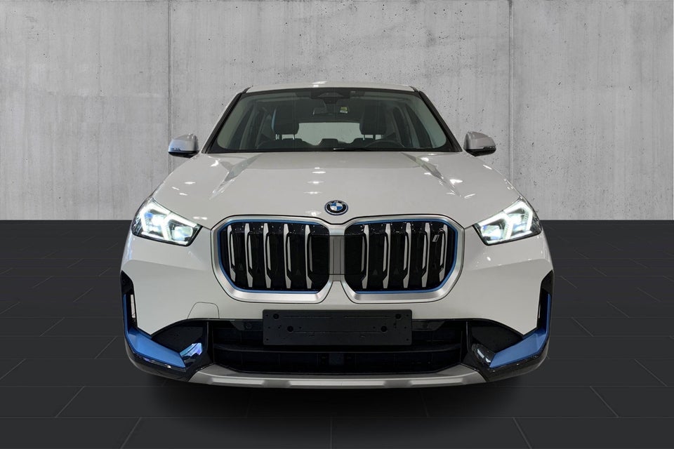 BMW iX1 xDrive30 X-Line 5d