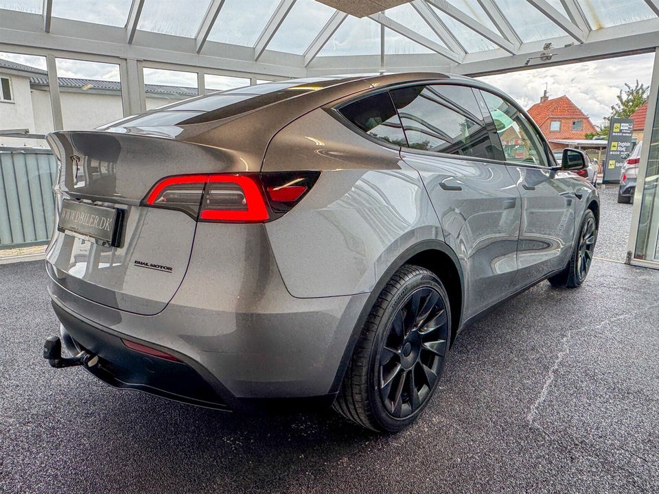 Tesla Model Y Long Range AWD 5d