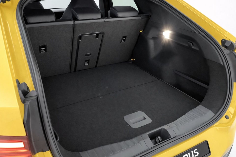 Ford Capri 77 Premium Extended Range 5d