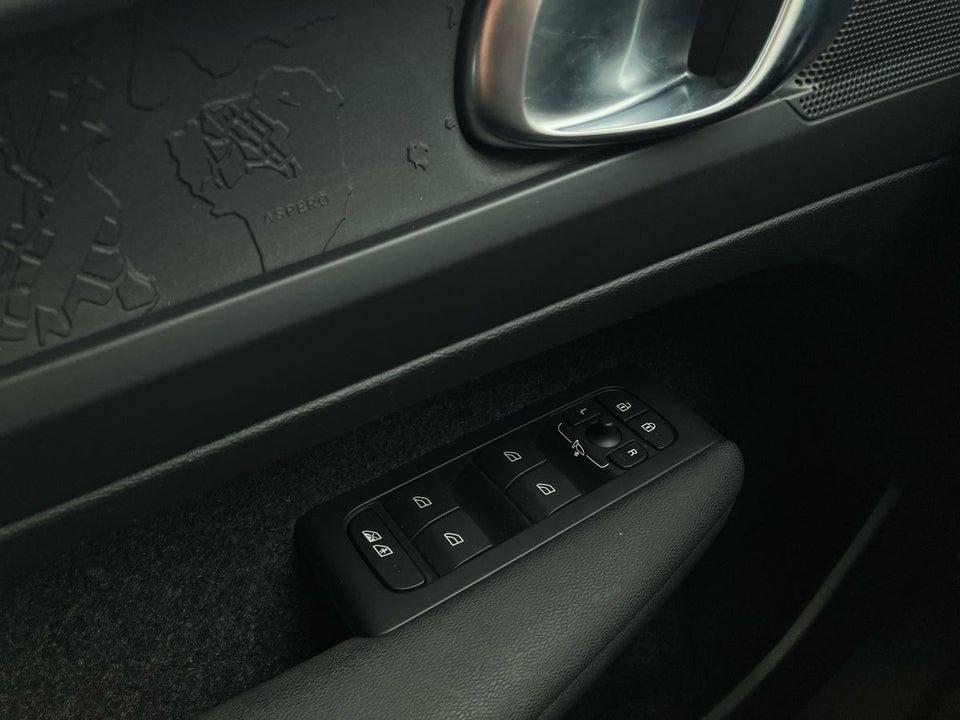 Volvo XC40 P6 ReCharge Core 5d