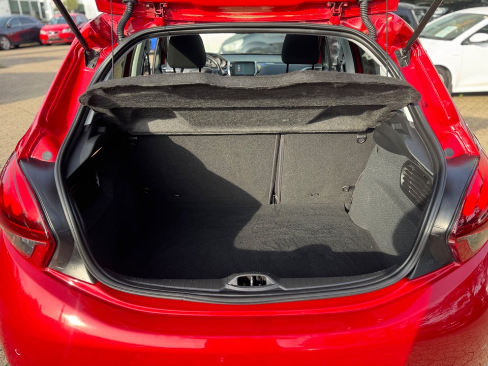Peugeot 208 1,6 BlueHDi 100 Allure Sky 5d