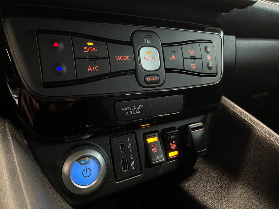 Nissan Leaf 39 N-Connecta 5d