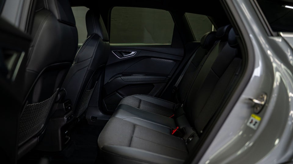 Audi Q4 e-tron 40  5d