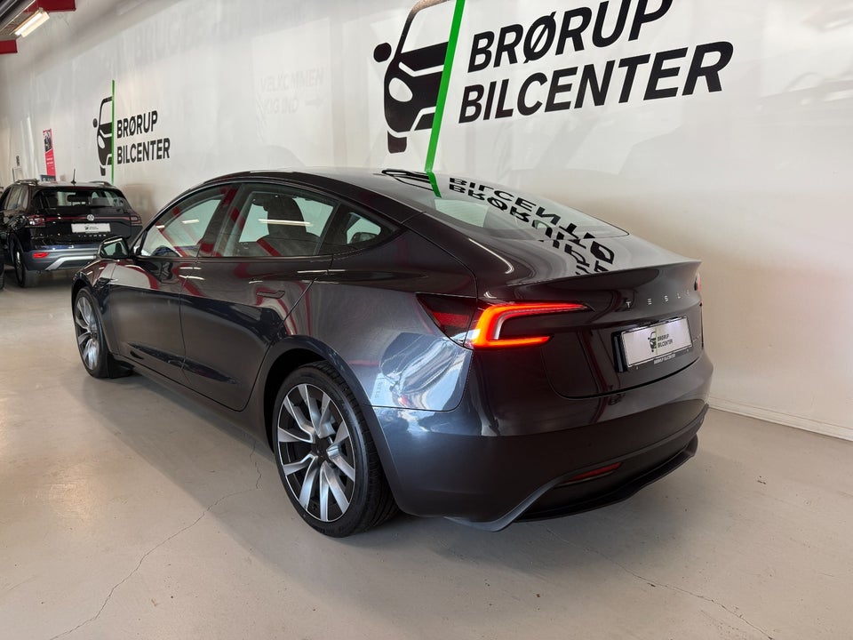 Tesla Model 3 Long Range AWD 4d