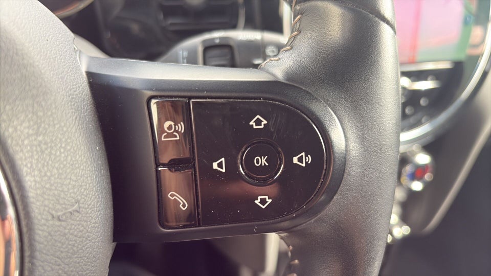 MINI Cooper SE Essential 3d