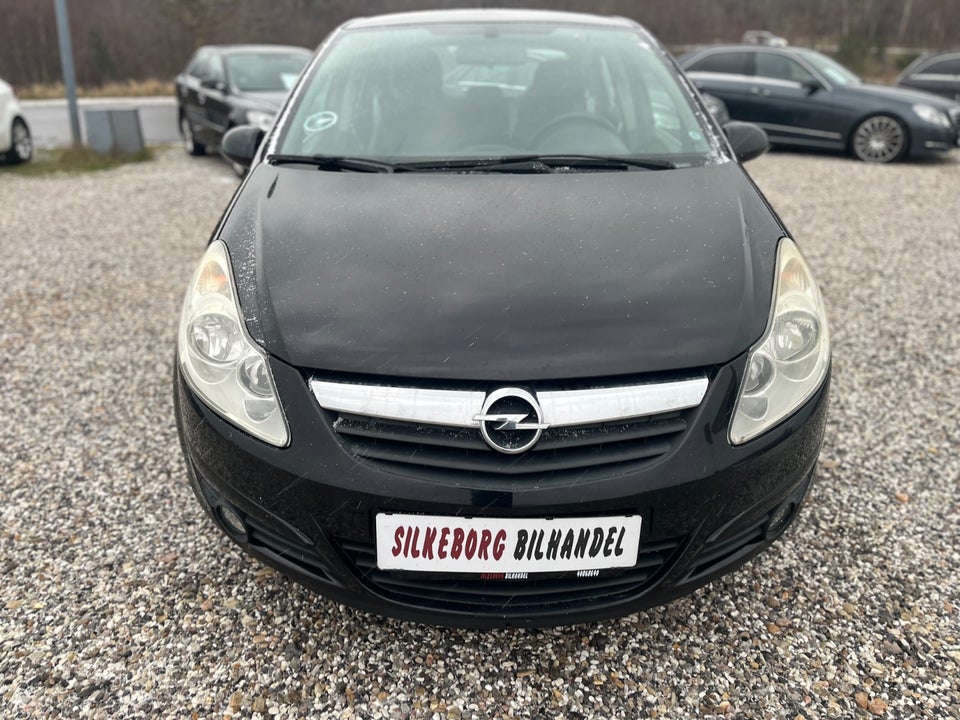 Opel Corsa 1,2 16V Cosmo 5d