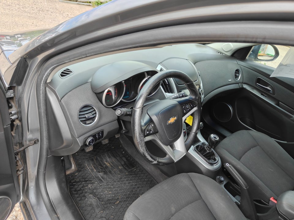 Chevrolet Cruze 1,8 LTZ stc. 5d