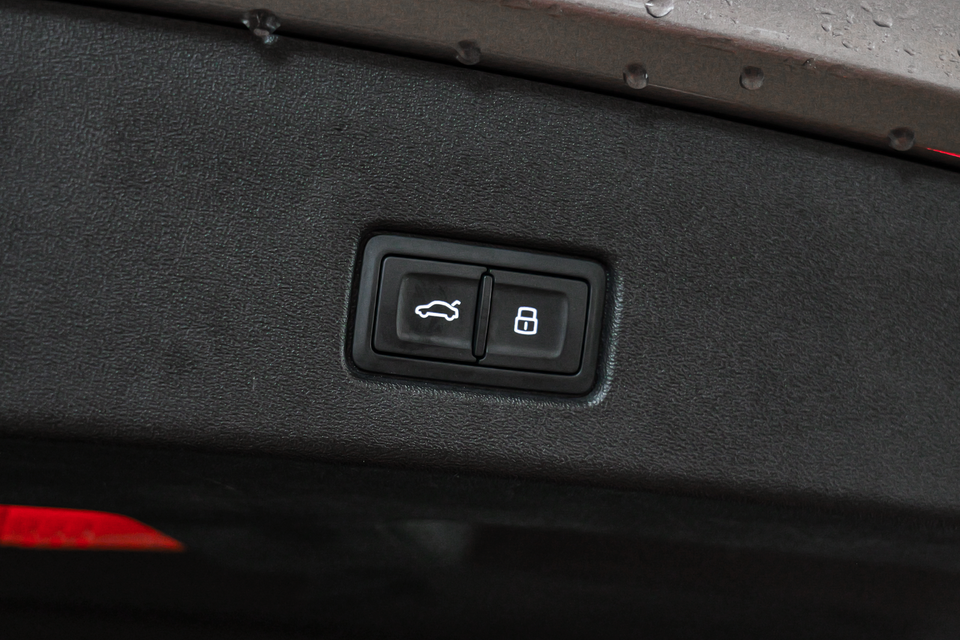 Audi Q4 e-tron 45 S-line quattro 5d