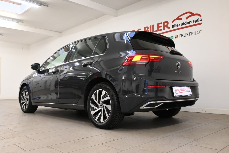 VW Golf VIII 1,4 eHybrid DSG 5d