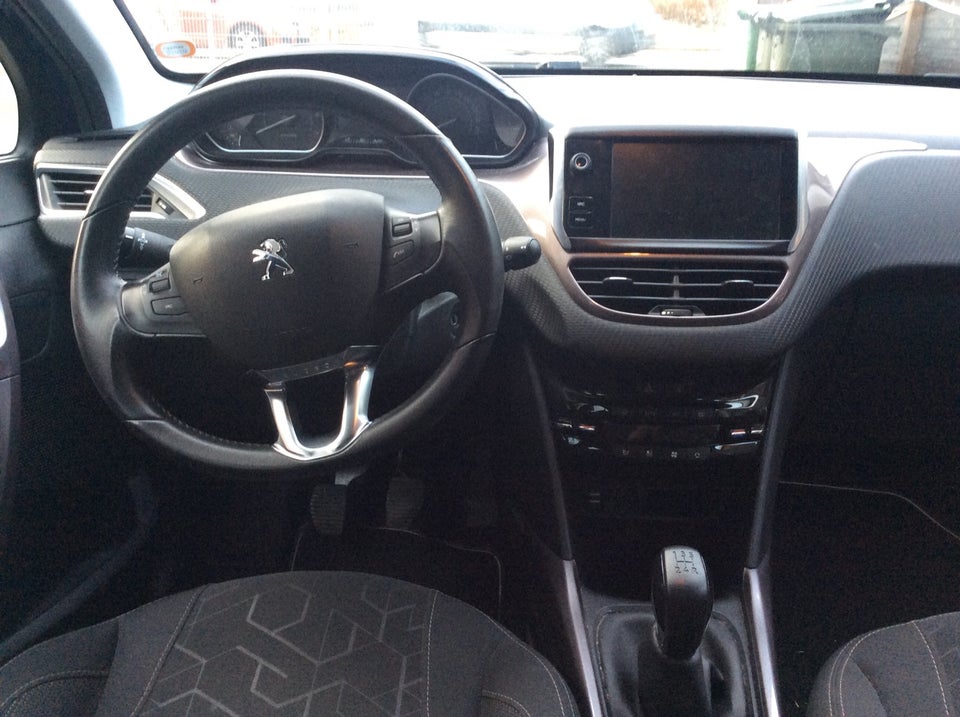 Peugeot 2008 1,2 VTi 82 Allure 5d