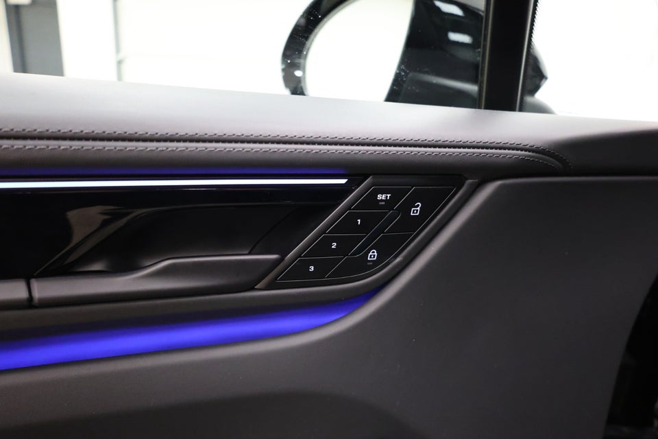 Porsche Macan 4 5d