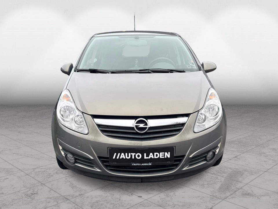 Opel Corsa 1,4 16V Cosmo 5d