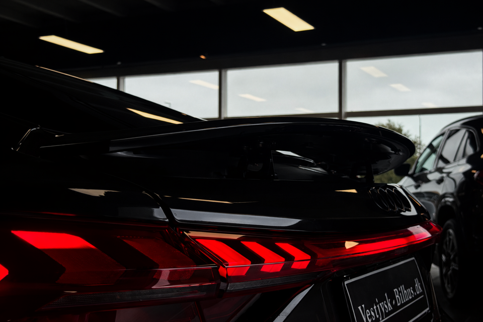 Audi e-tron GT quattro 4d